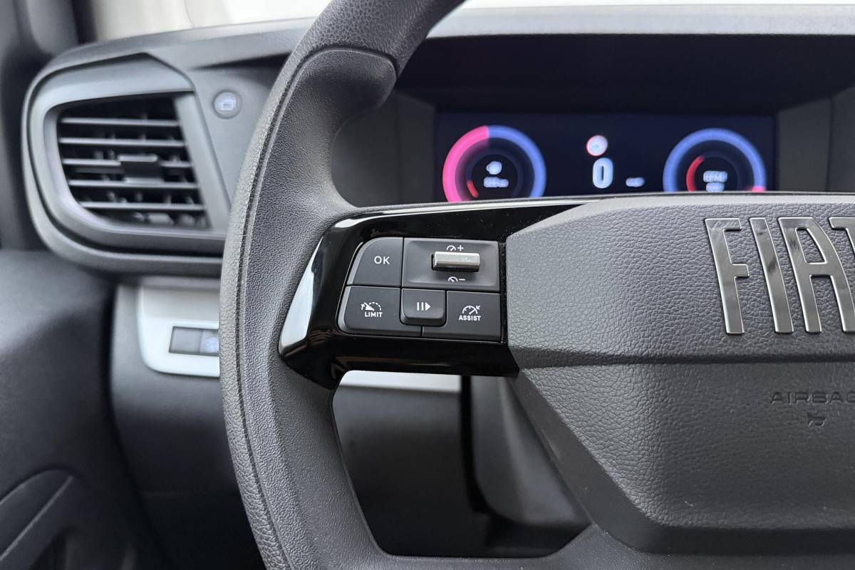 Fiat Scudo Fiat Scudo 2.0 Diesel 145 L3 Navigatie | Laadruimtebetimmering | Cruise Control | Camera | 3 Persoons | Financial Lease Mogelijk | Airco