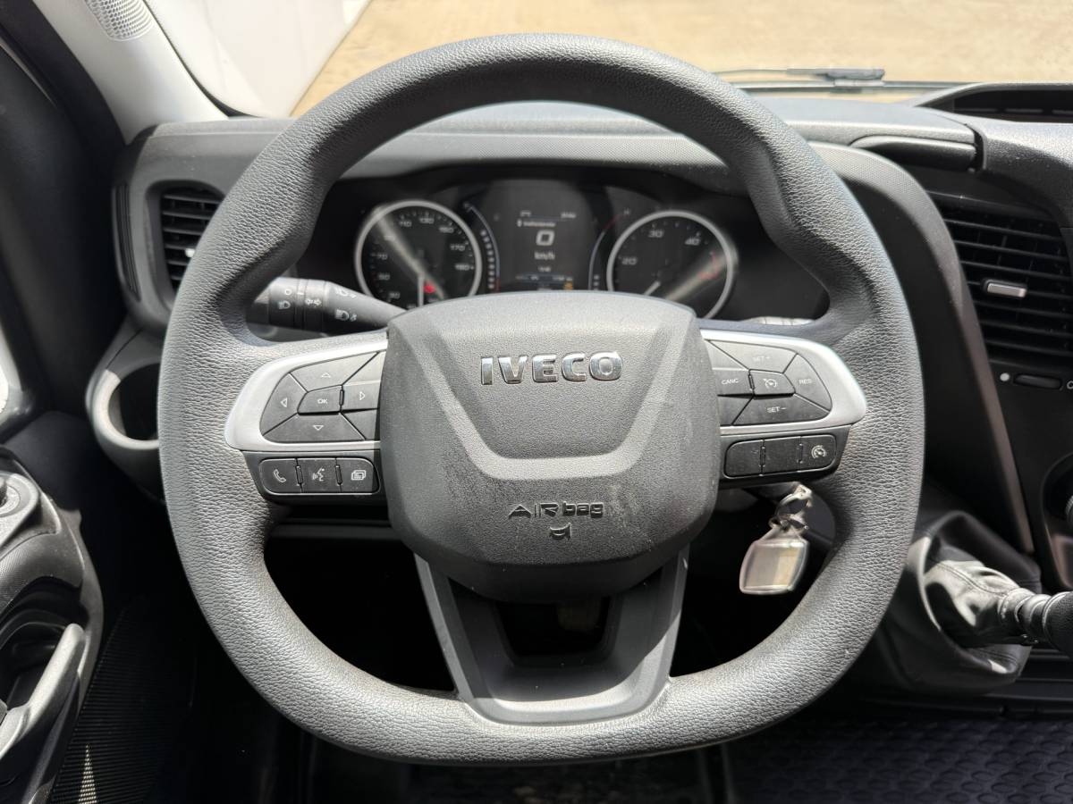 Iveco Daily Iveco Daily 35C16 3.0 Laadklep Zijdeur Climate control Cruise control Bakwagen Meubelbak Koffer