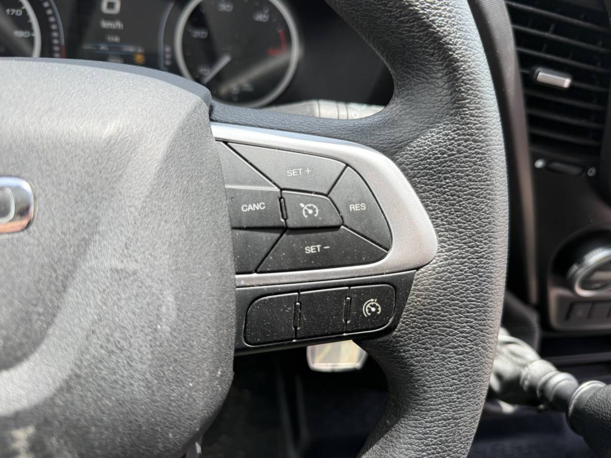 Iveco Daily Iveco Daily 35C16 3.0 Laadklep Zijdeur Climate control Cruise control Bakwagen Meubelbak Koffer