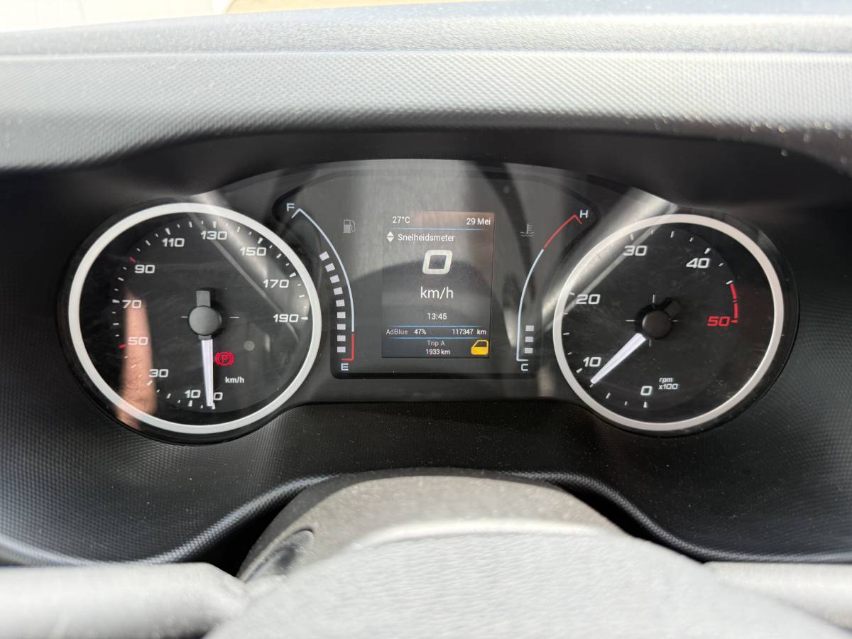 Iveco Daily Iveco Daily 35C16 3.0 Laadklep Zijdeur Climate control Cruise control Bakwagen Meubelbak Koffer