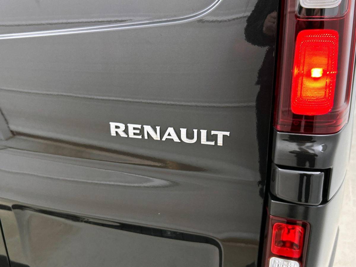 Renault Trafic Renault Trafic 2.0 Blue dCi 150 EDC T30 L2H1 Advance Navigatie Airco Lichtmetalen velgen Betimmering Trekhaak Camera Parkeer sensoren Dab