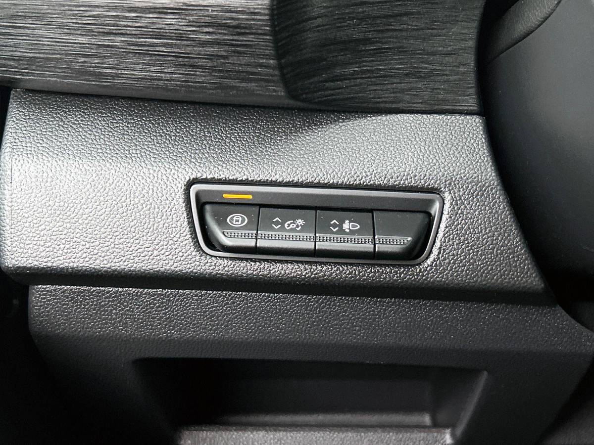 Renault Trafic Renault Trafic 2.0 Blue dCi 150 EDC T30 L2H1 Advance Navigatie Airco Lichtmetalen velgen Betimmering Trekhaak Camera Parkeer sensoren Dab