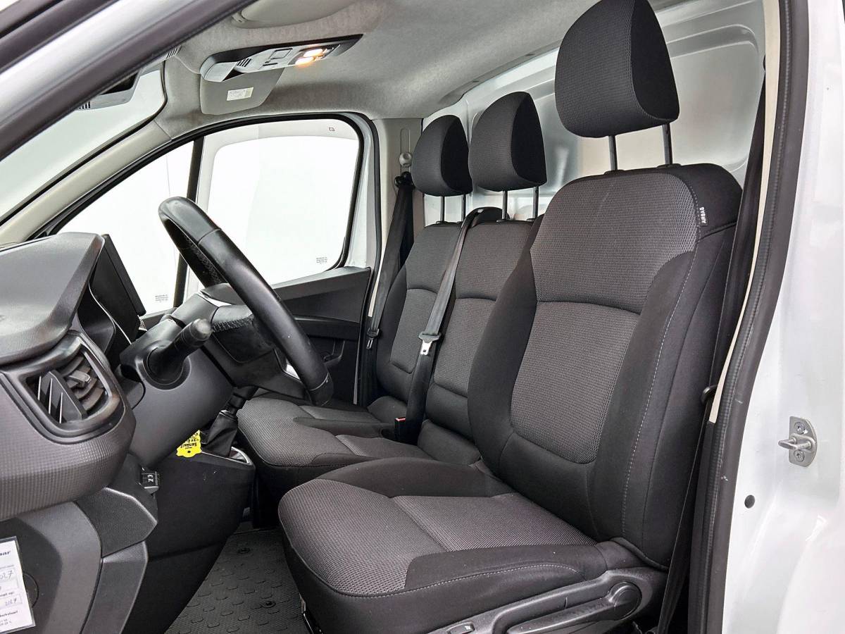 Renault Trafic Renault Trafic 2.0 Blue dCi 150PK T30 L2H1 Advance Airco Bluetooth Camera Cruise PDC Trekhaak