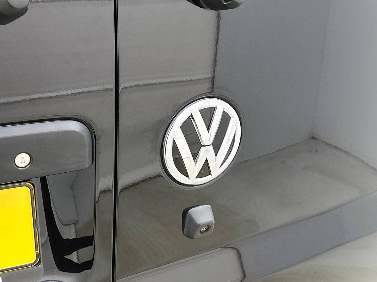 Volkswagen Transporter Volkswagen Transporter 2.0TDI L2H1 150PK Highline Dubbele Cabine Automaat Automaat Adaptive Cruise Control Airco Parkeersensoren Lichtmetalen velgen