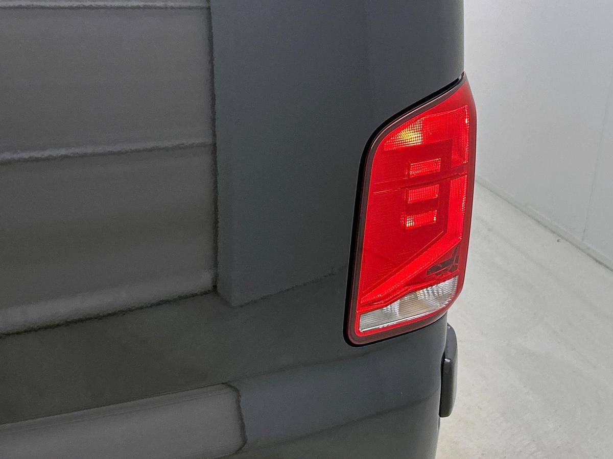 Volkswagen Transporter Volkswagen Transporter 2.0TDI L2H1 150PK Highline Dubbele Cabine Automaat Automaat Adaptive Cruise Control Airco Parkeersensoren Lichtmetalen velgen