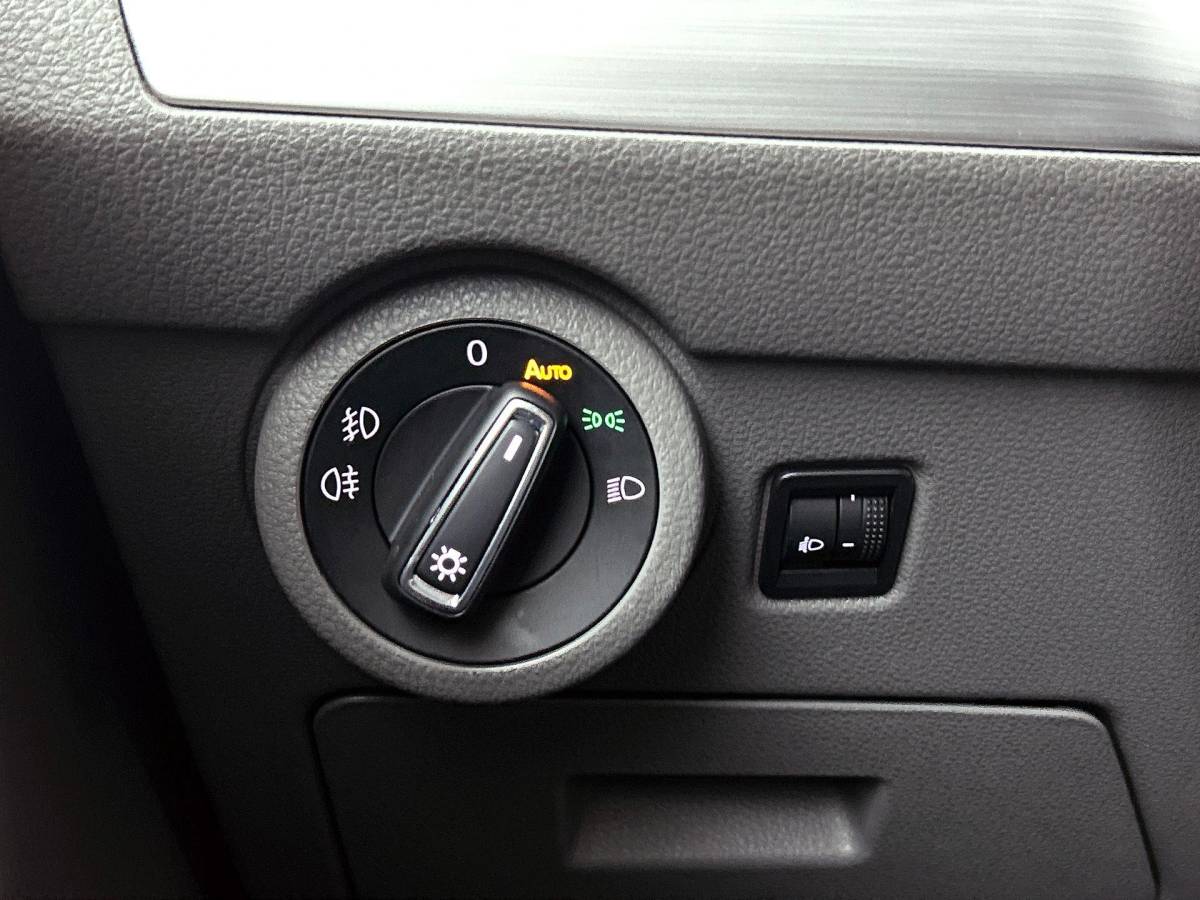 Volkswagen Transporter Volkswagen Transporter 2.0TDI L2H1 150PK Highline Dubbele Cabine Automaat Automaat Adaptive Cruise Control Airco Parkeersensoren Lichtmetalen velgen