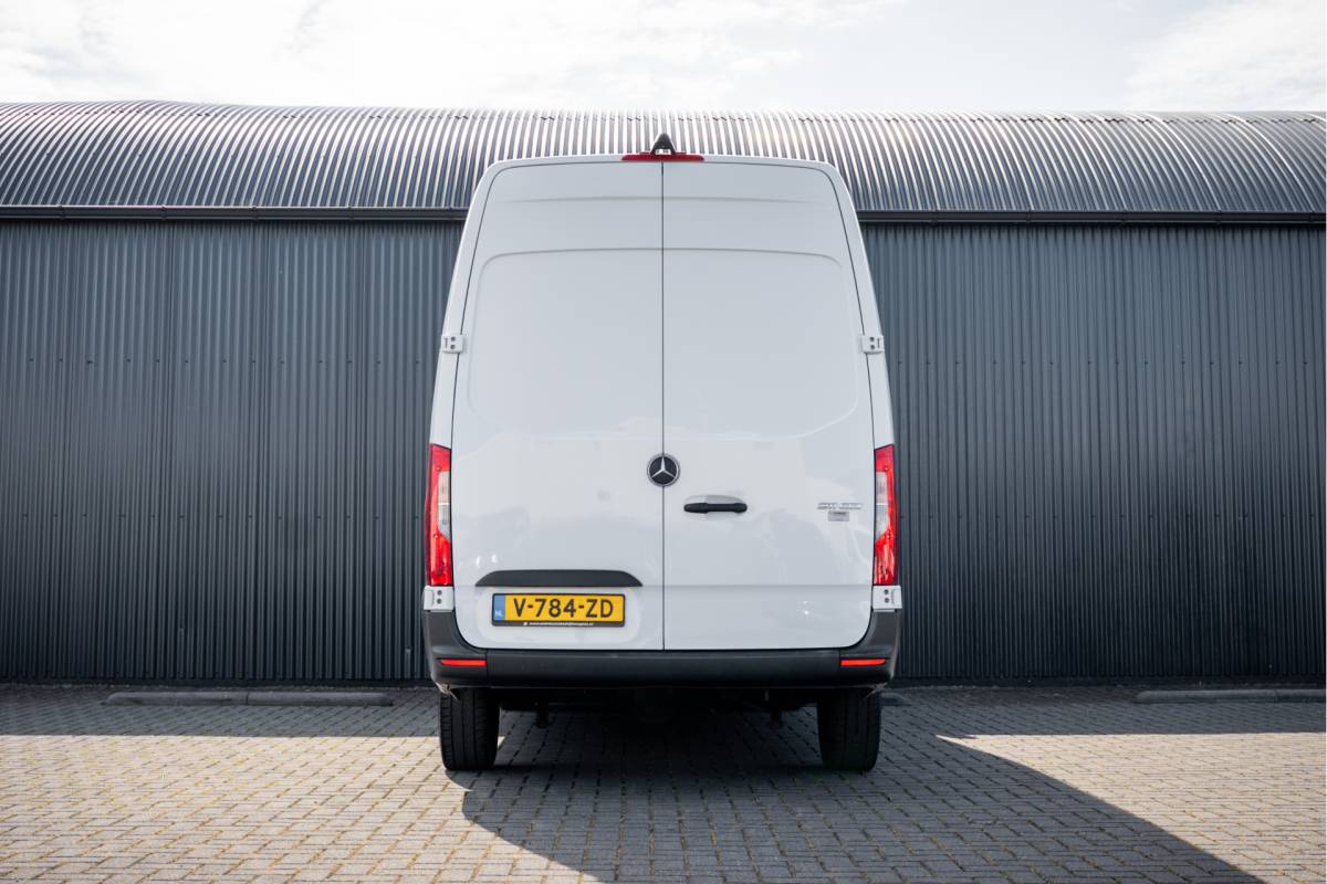 Mercedes-Benz Sprinter Mercedes-Benz Sprinter 311 CDI L2H2 | Volledig Ingericht | Mbux | Camera | Climatronic