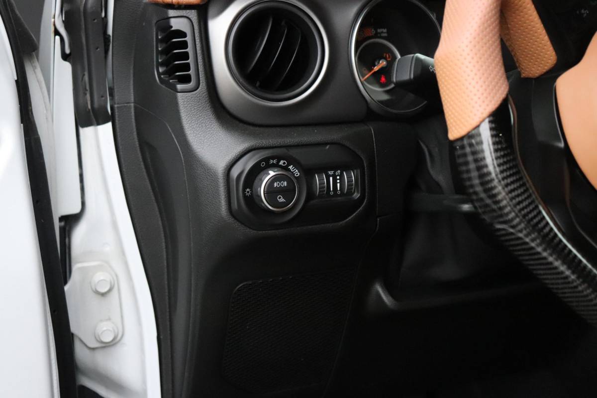 Jeep Gladiator Jeep Gladiator | 246 PK | LEDER | CAMERA | NAVI | CRUISE | UNIEK NW-PRIJS 250.000,-