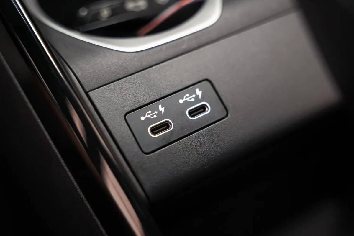BMW X1 BMW X1 sDrive20i M Sport High Executive Aut. [ Panoramadak Stoel-Stuurverwarming Camera ]