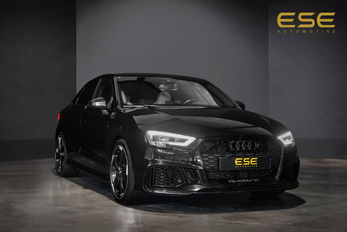 Audi A3 Audi A3 Limousine 2.5 TFSI RS3 quattro | Panorama | B&O | Trekhaak | Schaalstoelen