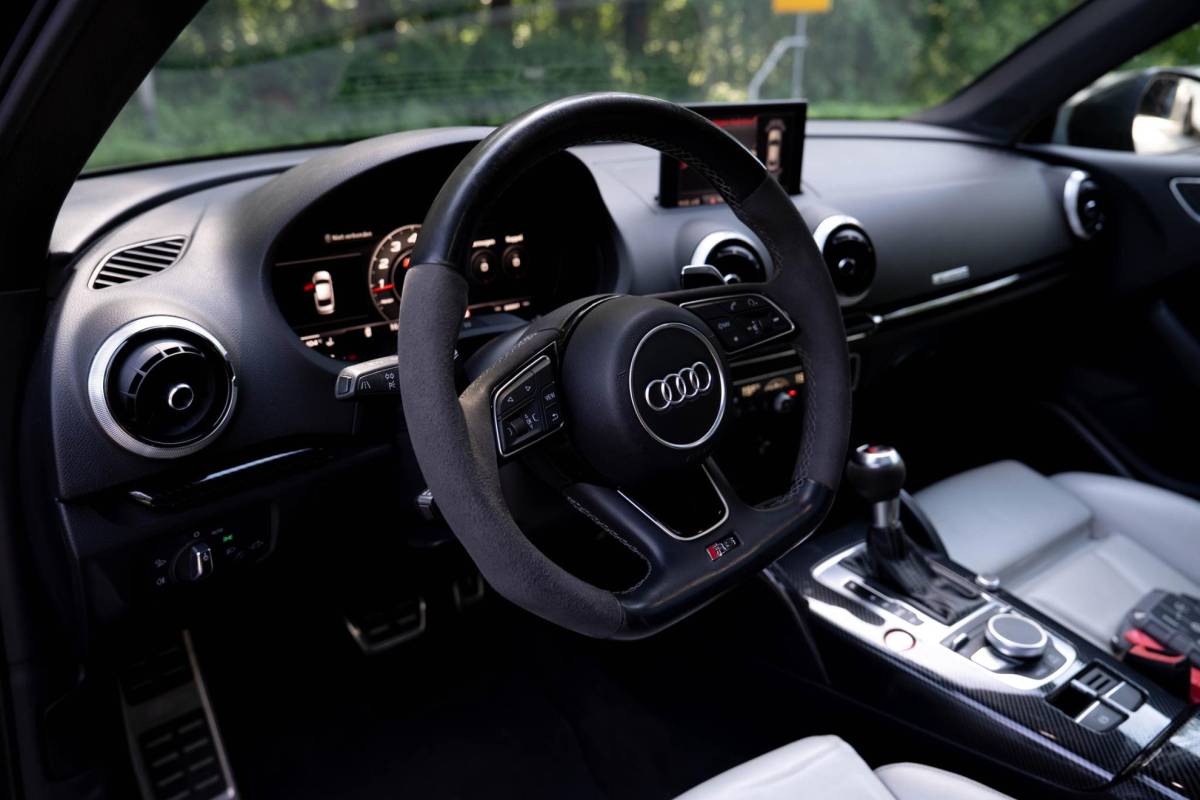 Audi A3 Audi A3 Limousine 2.5 TFSI RS3 quattro | Panorama | B&O | Trekhaak | Schaalstoelen