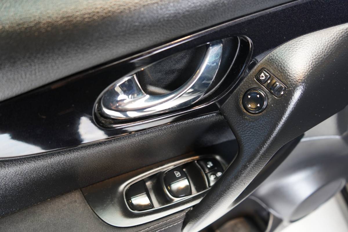 Nissan QASHQAI Nissan Qashqai 1.2 Connect Edition | AUT | NAVI | AIRCO | CRUISE | PDC |PANO|APK
