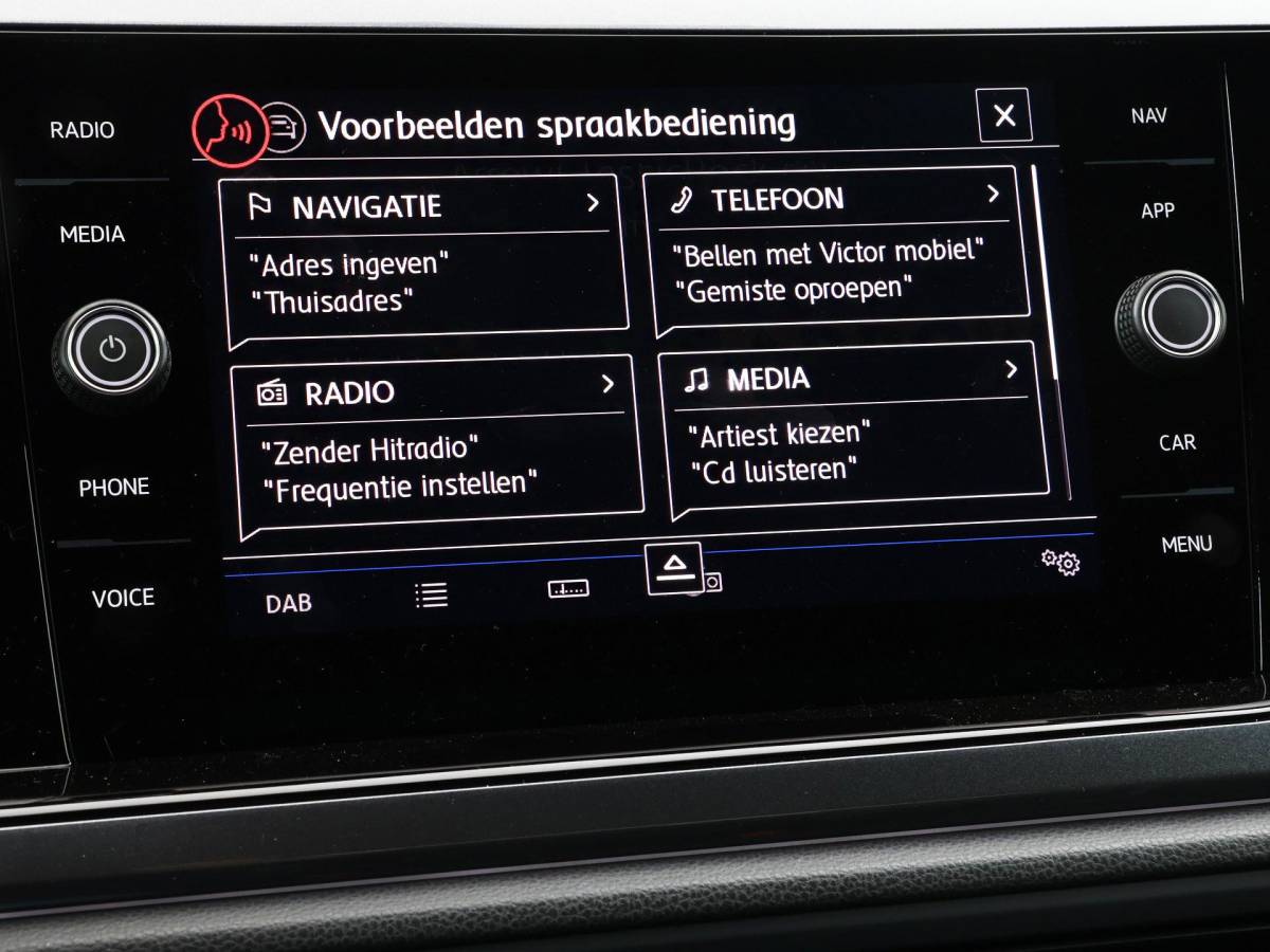 Volkswagen Polo Volkswagen Polo 1.0 TSI 95pk Highline · R-line exterieur · Apple/Android Car Play · 17″Velgen · ACC · Active Info Display · Spraakbediening · Alarmklasse 3 · LED Koplampen ·