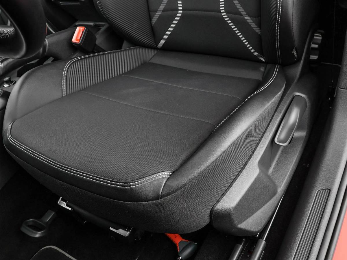 Volkswagen Polo Volkswagen Polo 1.0 TSI 95pk Highline · R-line exterieur · Apple/Android Car Play · 17″Velgen · ACC · Active Info Display · Spraakbediening · Alarmklasse 3 · LED Koplampen ·