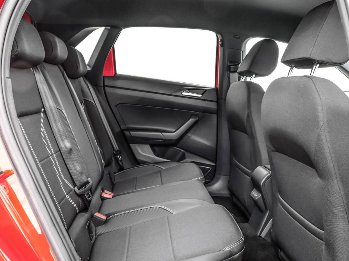 Volkswagen Polo Volkswagen Polo 1.0 TSI 95pk Highline · R-line exterieur · Apple/Android Car Play · 17″Velgen · ACC · Active Info Display · Spraakbediening · Alarmklasse 3 · LED Koplampen ·