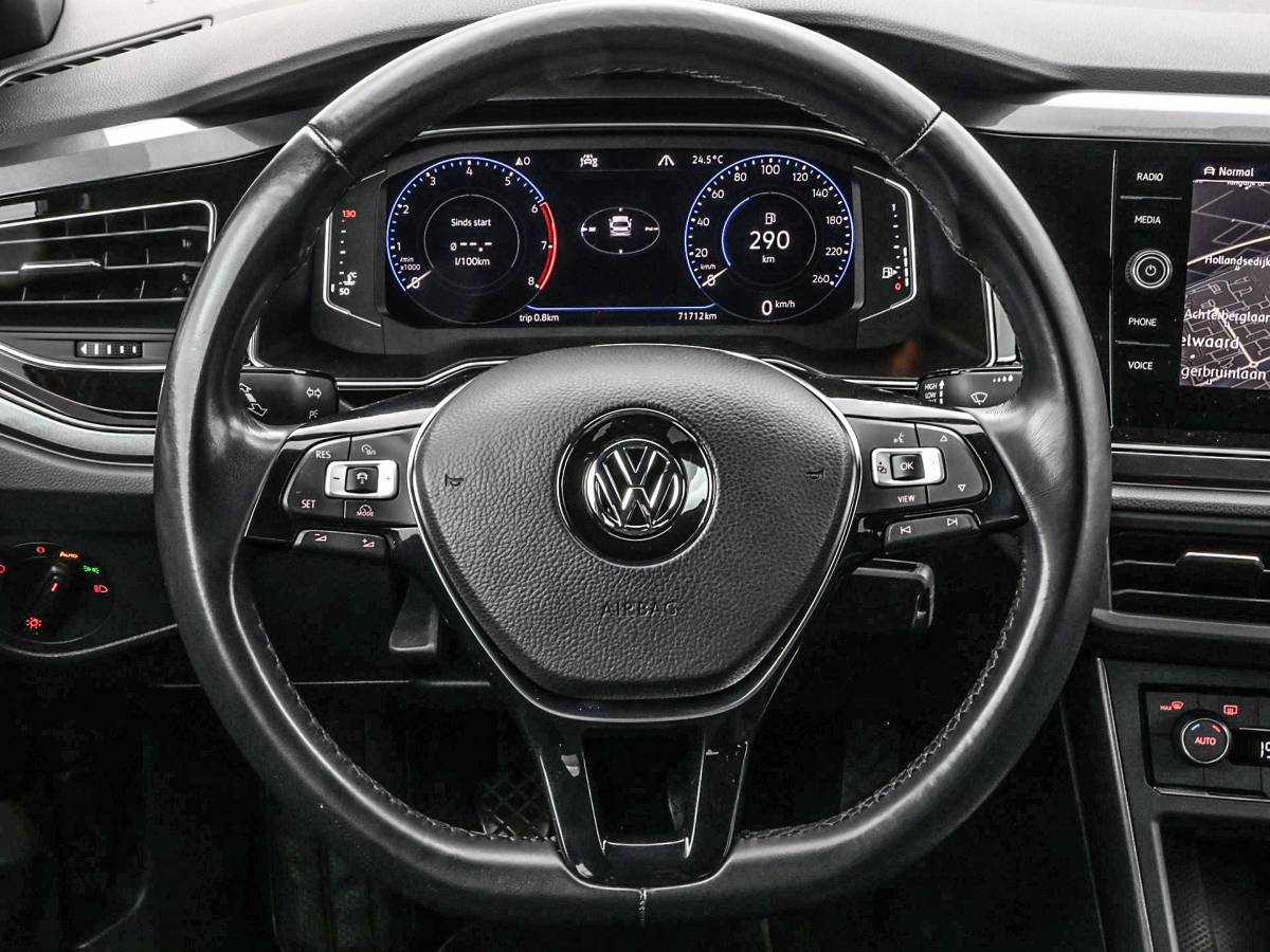 Volkswagen Polo Volkswagen Polo 1.0 TSI 95pk Highline · R-line exterieur · Apple/Android Car Play · 17″Velgen · ACC · Active Info Display · Spraakbediening · Alarmklasse 3 · LED Koplampen ·