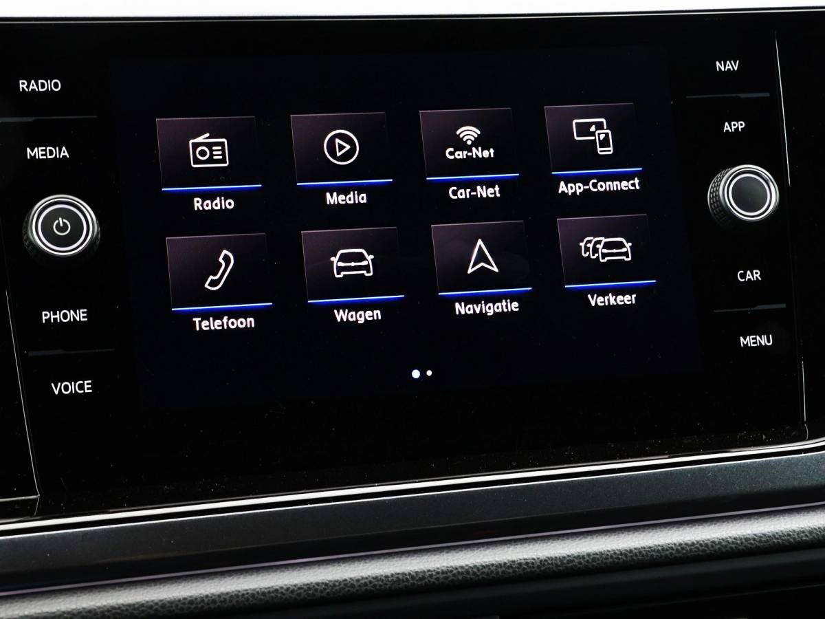 Volkswagen Polo Volkswagen Polo 1.0 TSI 95pk Highline · R-line exterieur · Apple/Android Car Play · 17″Velgen · ACC · Active Info Display · Spraakbediening · Alarmklasse 3 · LED Koplampen ·