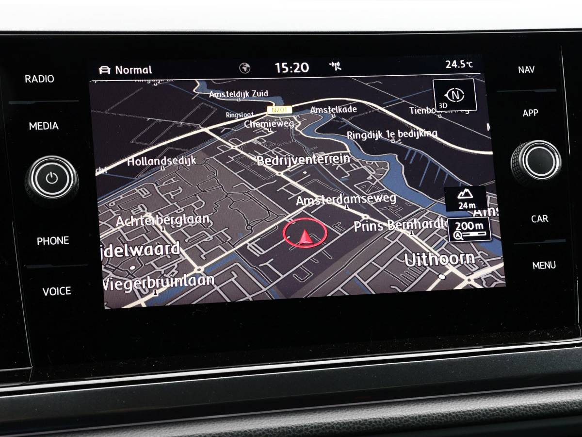 Volkswagen Polo Volkswagen Polo 1.0 TSI 95pk Highline · R-line exterieur · Apple/Android Car Play · 17″Velgen · ACC · Active Info Display · Spraakbediening · Alarmklasse 3 · LED Koplampen ·