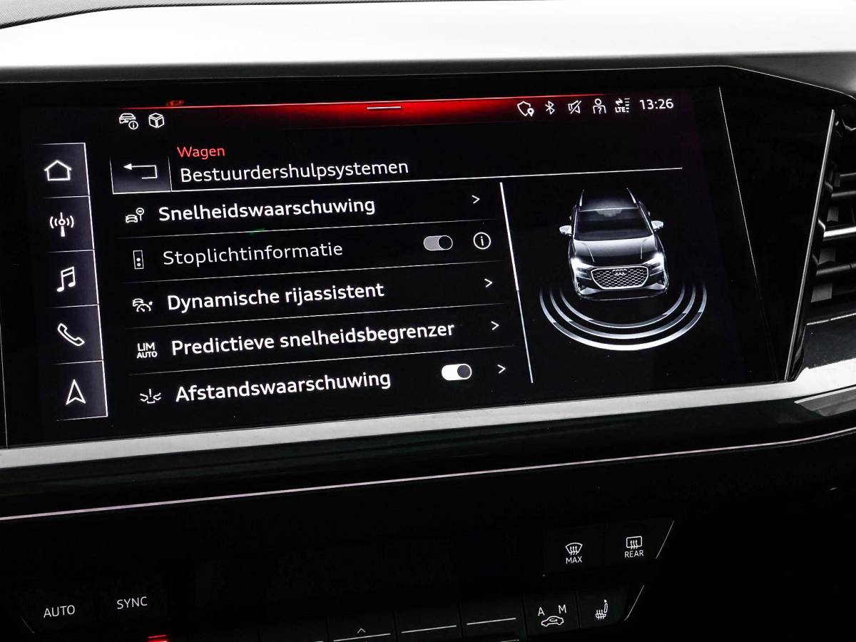 Audi Q4 e-tron Audi Q4 e-tron 40 S edition 77 kWh · SOH 97,4% · Panoramadak · Camera · Head-Up Display · Stoelverwarming · Apple/Android Car Play · Adaptive Cruise Control · 20″Velgen ·