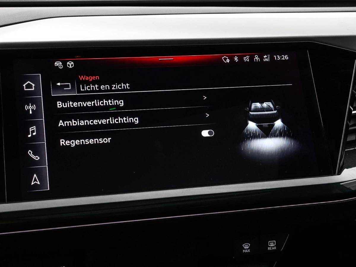 Audi Q4 e-tron Audi Q4 e-tron 40 S edition 77 kWh · SOH 97,4% · Panoramadak · Camera · Head-Up Display · Stoelverwarming · Apple/Android Car Play · Adaptive Cruise Control · 20″Velgen ·