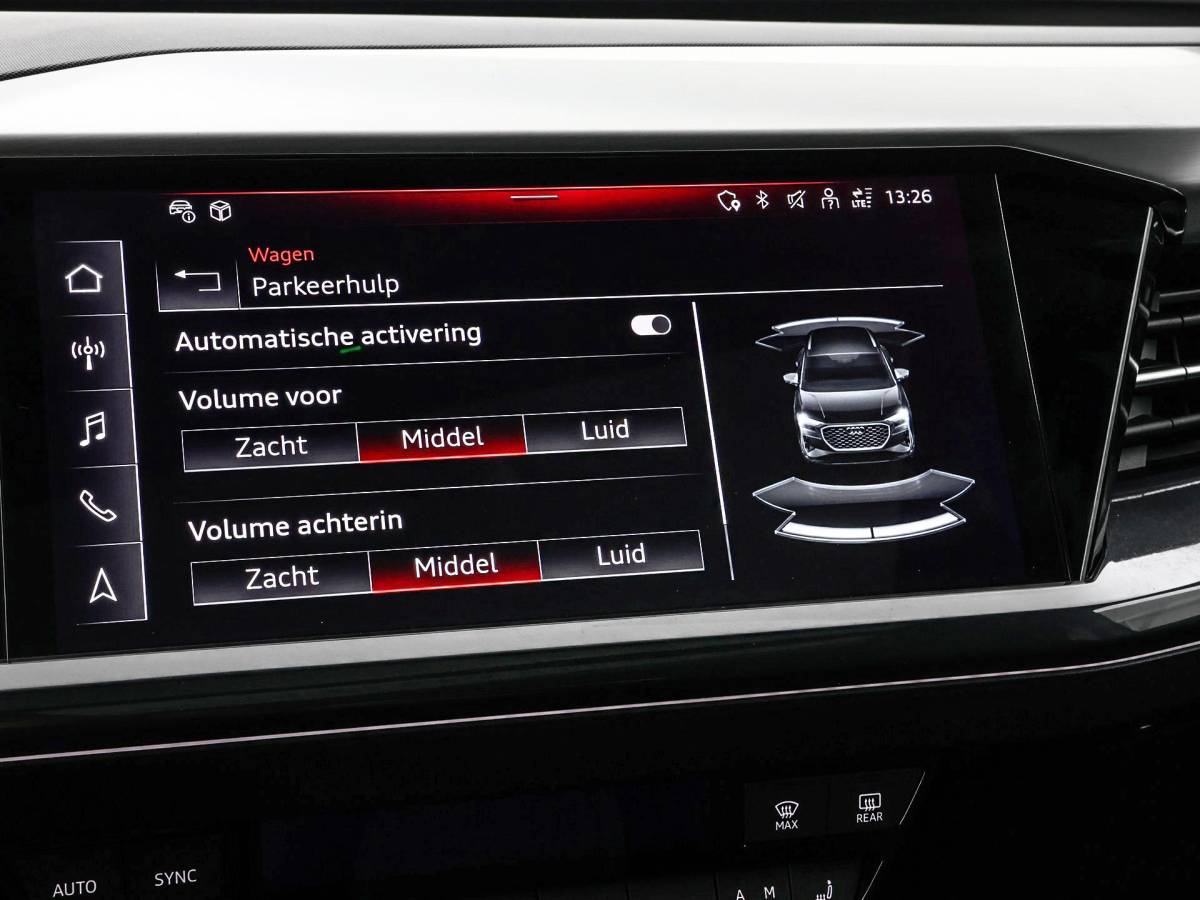 Audi Q4 e-tron Audi Q4 e-tron 40 S edition 77 kWh · SOH 97,4% · Panoramadak · Camera · Head-Up Display · Stoelverwarming · Apple/Android Car Play · Adaptive Cruise Control · 20″Velgen ·