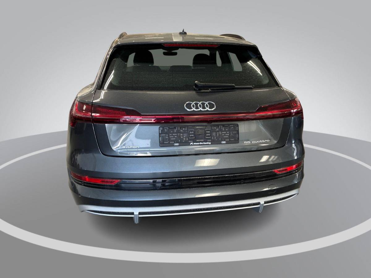 Audi e-tron Audi e-tron 55 408pk Quattro S edition 95 kWh · SOH · 360 Camera · Apple/Android Car Play · Luchtvering · P-Sensoren · 21” Inch ·