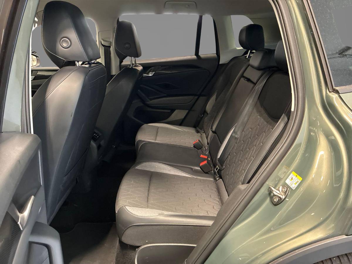 Volkswagen Tiguan Volkswagen Tiguan 1.5 eTSI 130pk DSG · 360 Camera · Wegklapbare Trekhaak · Apple/Android Car Play · Navigatie · 18” Inch ·