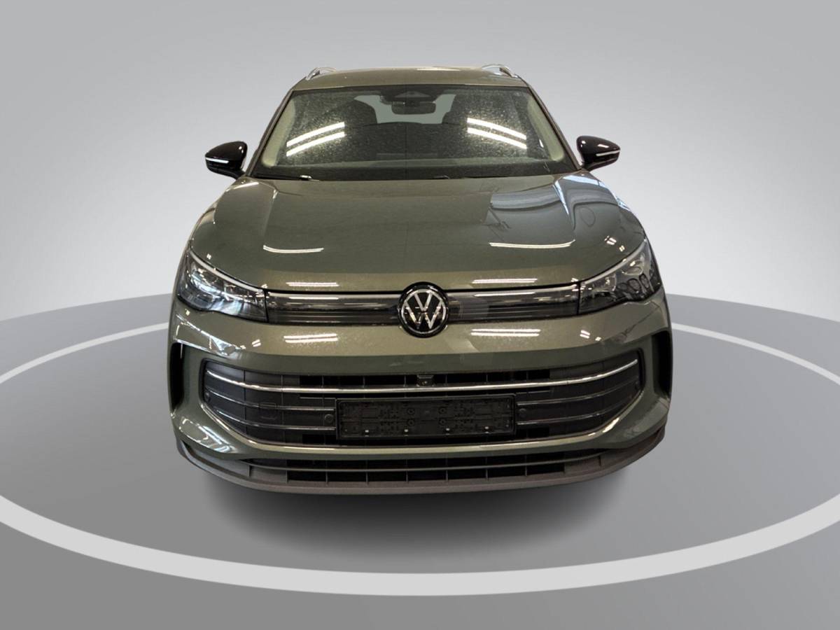 Volkswagen Tiguan Volkswagen Tiguan 1.5 eTSI 130pk DSG · 360 Camera · Wegklapbare Trekhaak · Apple/Android Car Play · Navigatie · 18” Inch ·
