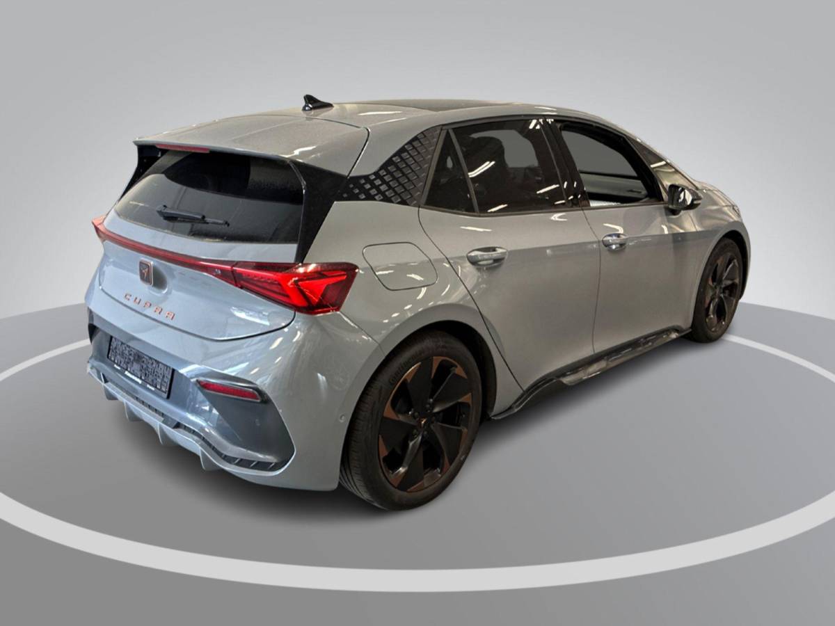 CUPRA Born CUPRA Born Business One 204pk 62 kWh · SOH 95,8% · Glazendak · Camera · Apple/Android Car Play · Navigatie · P-Sensoren · 19” Inch ·