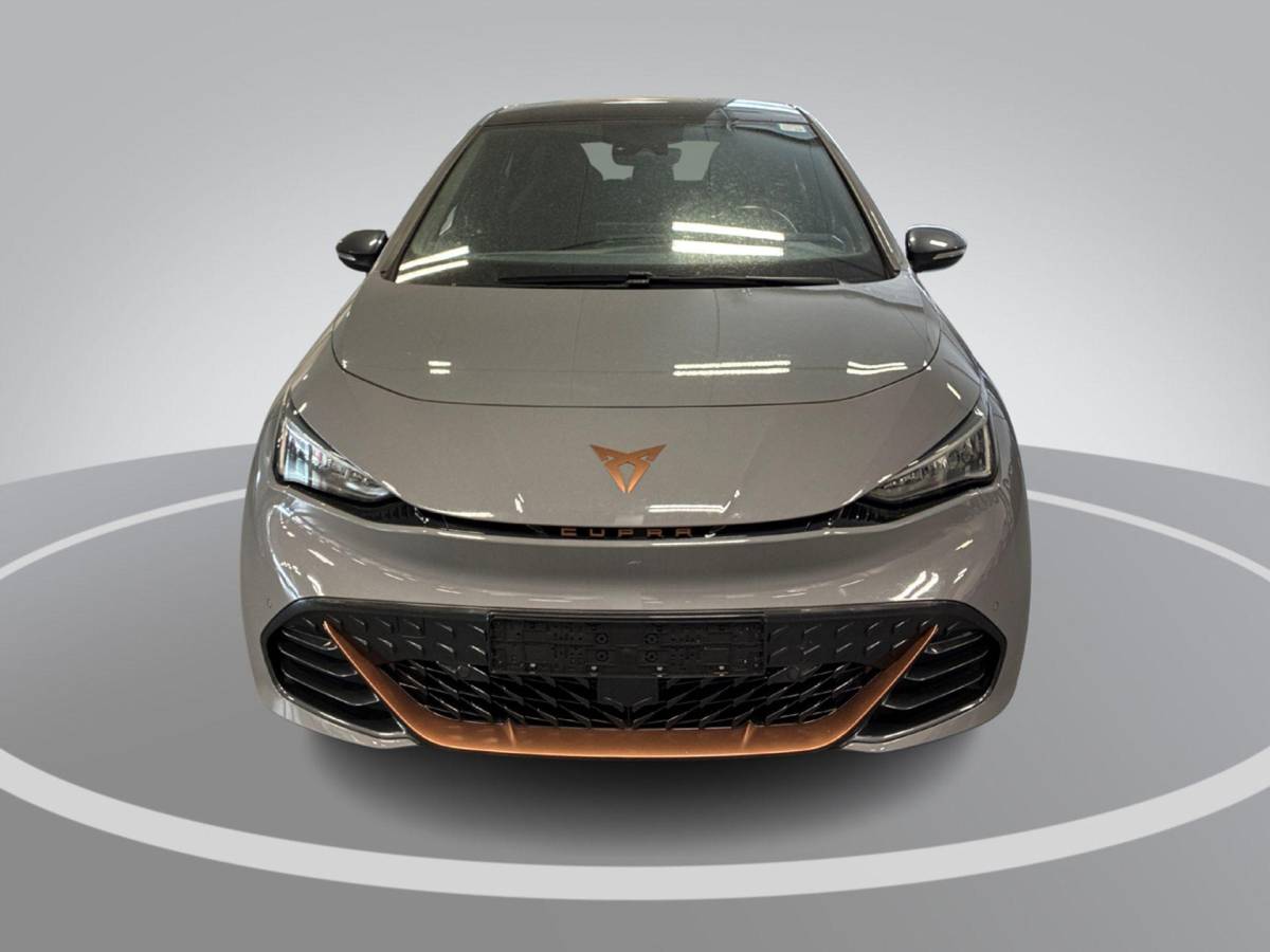 CUPRA Born CUPRA Born Business One 204pk 62 kWh · SOH 95,8% · Glazendak · Camera · Apple/Android Car Play · Navigatie · P-Sensoren · 19” Inch ·