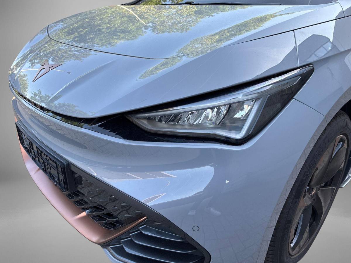 CUPRA Born CUPRA Born Business 231pk 82 kWh · SOH 94,3% · Camera · Apple/Android Car Play · Navigatie · Dodehoek Detectie · Sfeerverlichting · 19” Inch ·
