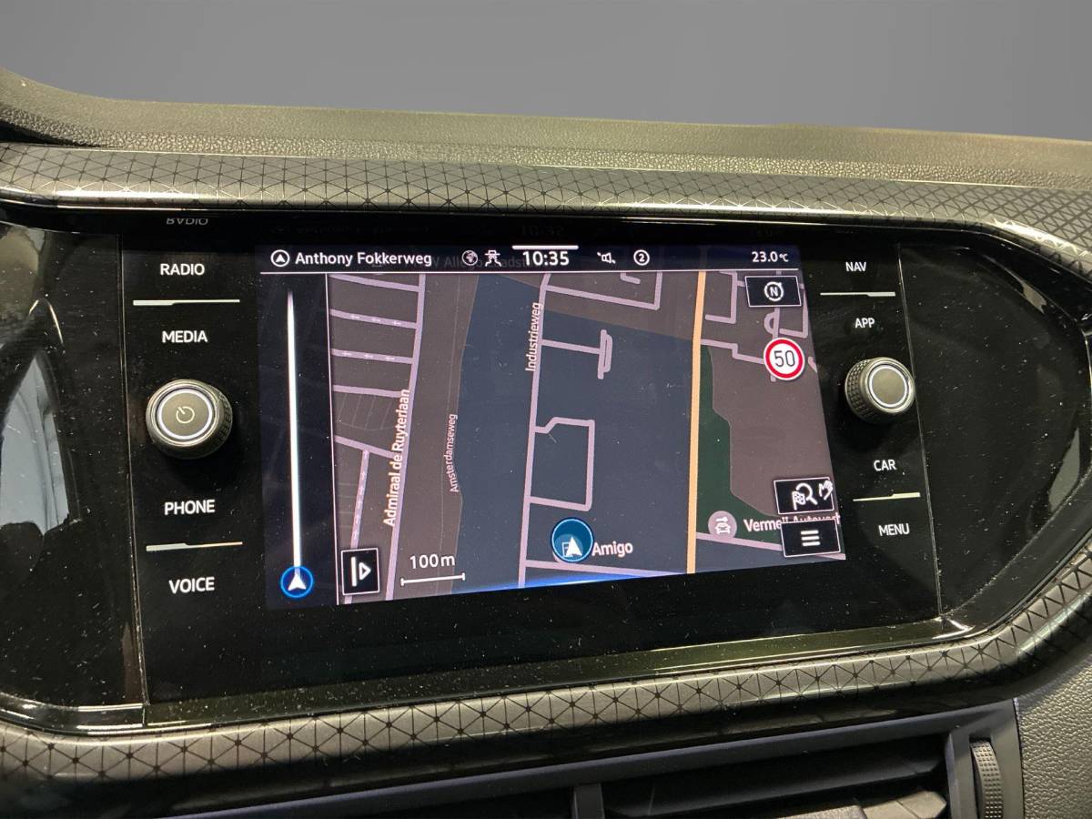 Volkswagen T-Cross Volkswagen T-Cross 1.0 TSI 110pk DSG Style · Apple/Android Car Play · Navigatie · P-Sensoren · ACC · Climatronic · Afneembare Trekhaak · 16” Inch ·