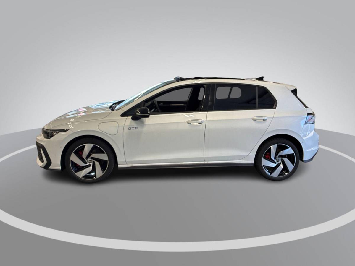Volkswagen Golf Volkswagen Golf 1.5 272pk DSG eHybrid GTE · Panoramadak · Wegklapbare Trekhaak · Stoel ventilatie · Leder · Elek. Voorstoel · 18” Inch · Garantie t/m 22-09-2030 of 100.000km