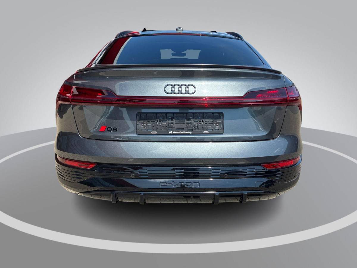 Audi Q8 Sportback e-tron Audi Q8 Sportback e-tron 55 Quattro S Edition 115 kWh 408pk · Panoramadak · 360 Camera · Luchtvering · Virtual Mirror’s · Matrix LED · Keyless · Head-Up Display ·