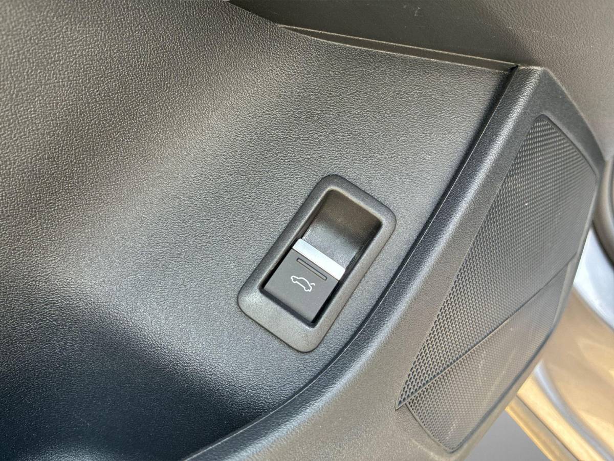 Audi Q4 e-tron Audi Q4 e-tron 45 Quattro S Edition 77 kWh 265pk · SOH 90,8% · Camera · Head-Up Display · Warmtepomp · ACC · Elek. Achterklep · Apple/Android Car Play ·