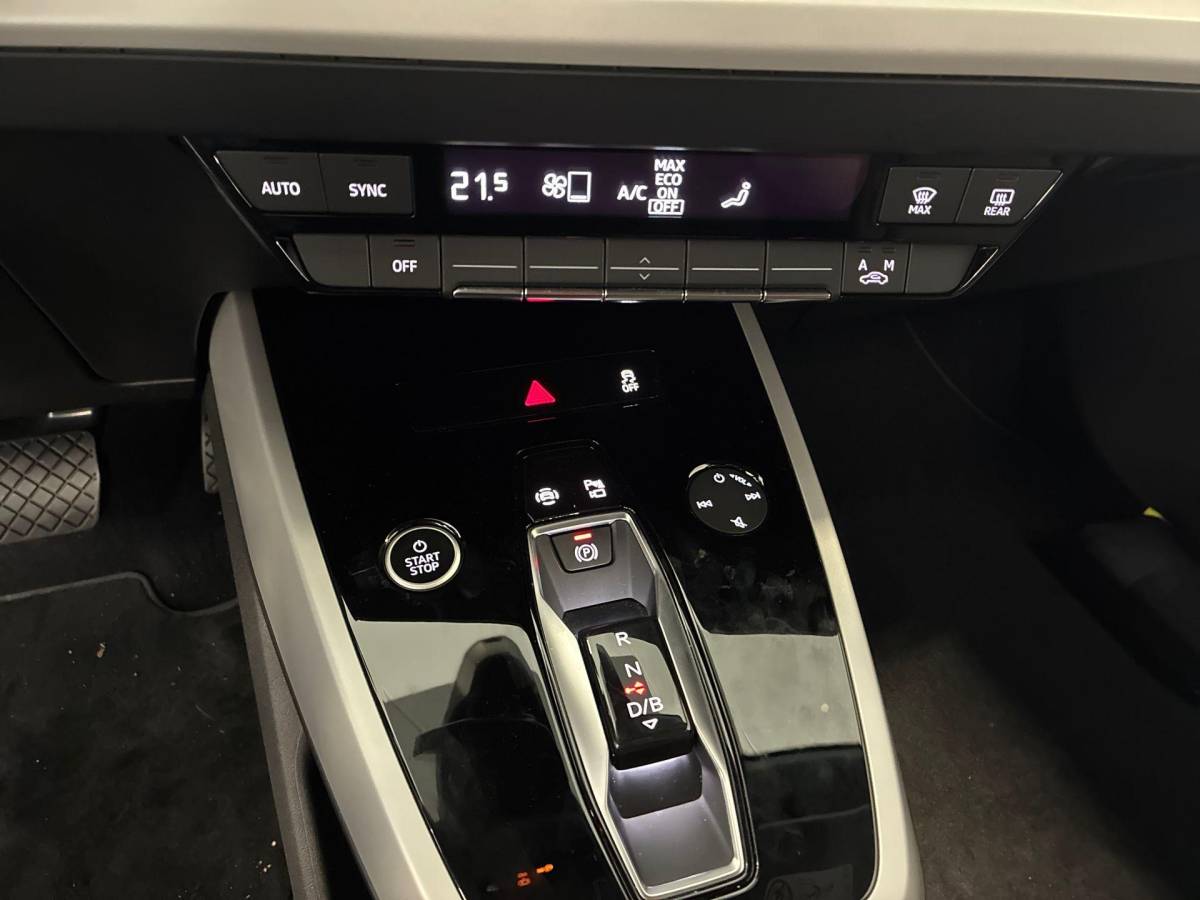 Audi Q4 e-tron Audi Q4 e-tron 40 204pk Advanced edition 77 kWh · SOH 97,1 · Camera · Apple/Android Car Play  · Navigatie · Dodehoek Detectie · 19” Inch ·