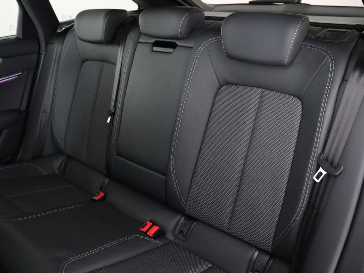 Audi A6 Audi A6 Avant 50 TFSI e quattro S edition Black optiek (Elek. Trekhaak / Pano / B&O / CarPlay / Camera)