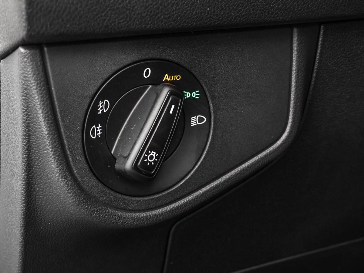 Volkswagen Polo Volkswagen Polo 1.0 TSI 95pk DSG Style · Panoramadak · Matrix LED · Stoelverwarming · ACC · Sfeerverlichting · Apple/Android Car Play ·