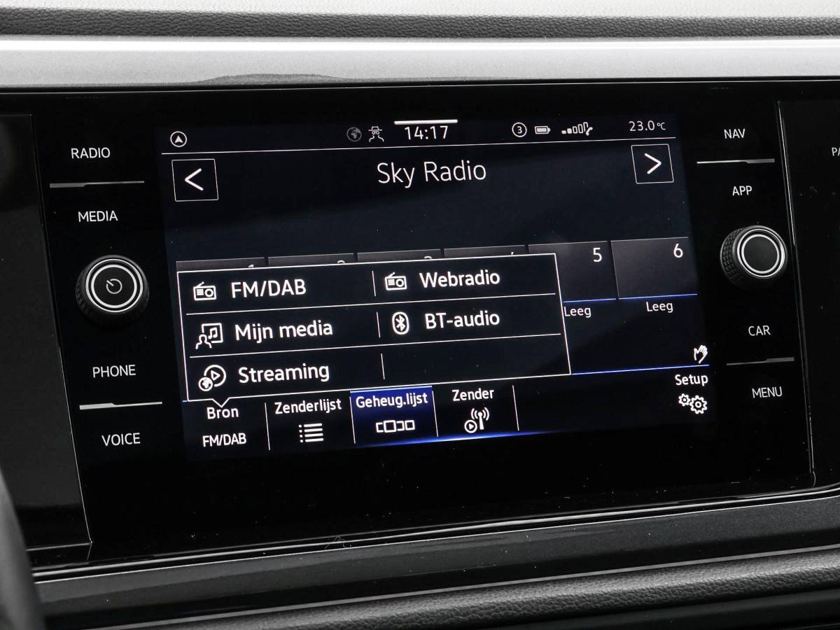 Volkswagen Polo Volkswagen Polo 1.0 TSI 95pk DSG Style · Panoramadak · Matrix LED · Stoelverwarming · ACC · Sfeerverlichting · Apple/Android Car Play ·