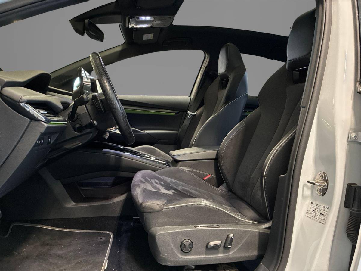 Škoda Enyaq Coupe Skoda Enyaq Coupé iV 80 Sportline 204pk · SOH 96,2% · Panoramadak · Cristal Face · 360 Camera · Elek. Bestuurdersstoel · Stoelverwarming voor+ achter · 20” Inch ·