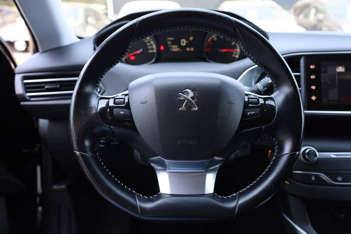 Peugeot 308 Peugeot 308 SW 1.2 PureTech Style CRUISE NAVI CLIMA BT-TELEFOONVERB. PDC LMV