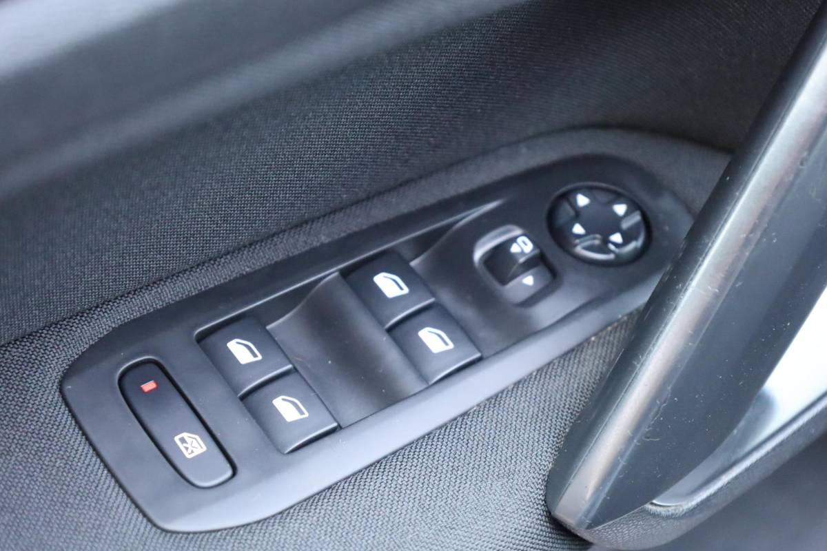 Peugeot 308 Peugeot 308 SW 1.2 PureTech Style CRUISE NAVI CLIMA BT-TELEFOONVERB. PDC LMV