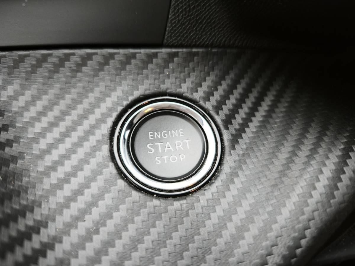 Peugeot 208 Peugeot 208 1.2 PureTech Allure Navi-Carplay Led Stoelverwarming Keyless Cruise-Control