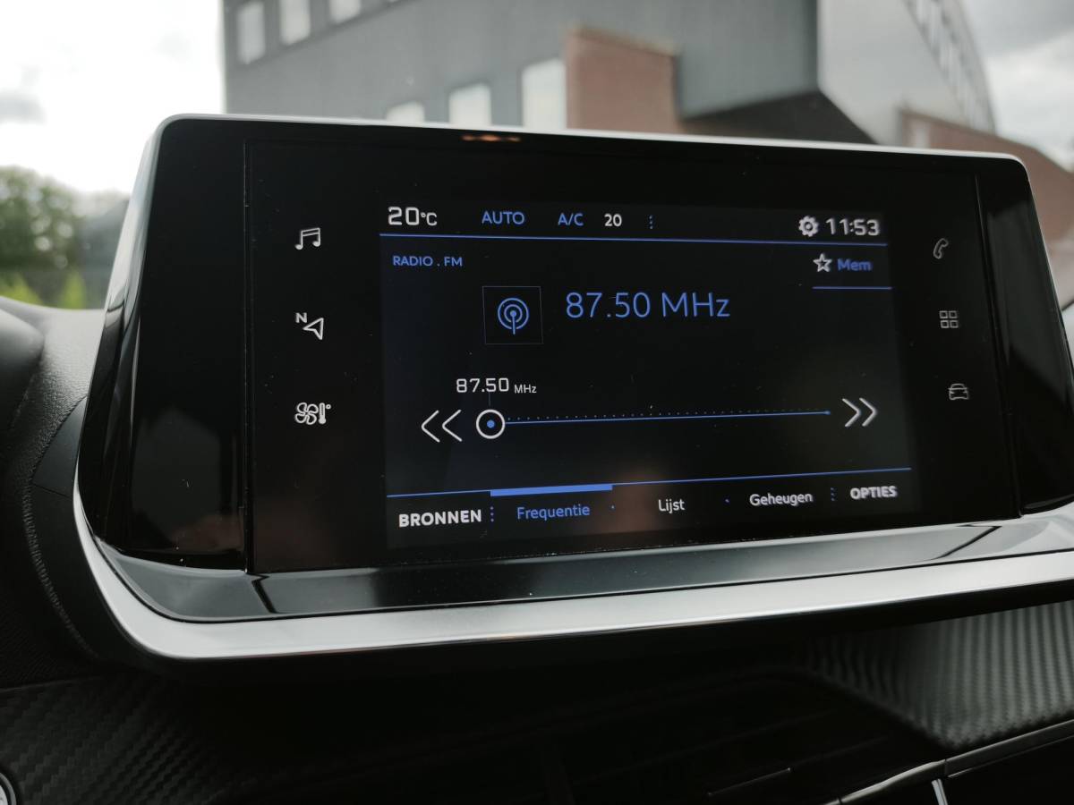 Peugeot 208 Peugeot 208 1.2 PureTech Allure Navi-Carplay Led Stoelverwarming Keyless Cruise-Control