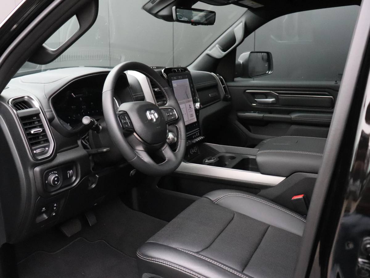 Dodge Ram 1500 Dodge Ram 1500 5.7 V8 4×4 Crew Cab Sport | LEDER | MEMORY | PANO-DAK | HEAD-UP | LUCHTVERING | TREKHAAK | ALPINE AUDIO | STOELVERK. | CAMERA | NAVI | CRUISE |