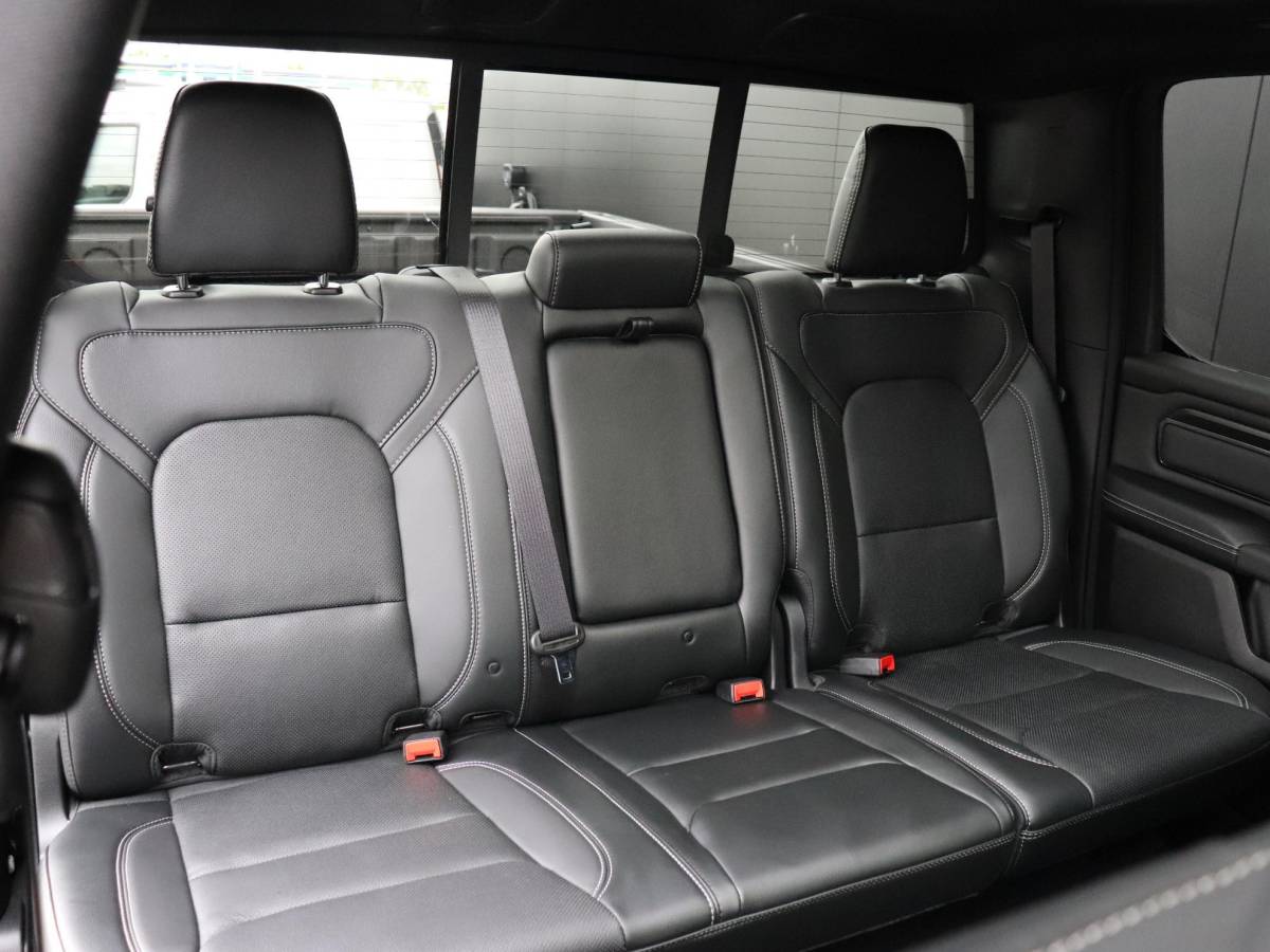 Dodge Ram 1500 Dodge Ram 1500 5.7 V8 4×4 Crew Cab Sport | LEDER | MEMORY | PANO-DAK | HEAD-UP | LUCHTVERING | TREKHAAK | ALPINE AUDIO | STOELVERK. | CAMERA | NAVI | CRUISE |