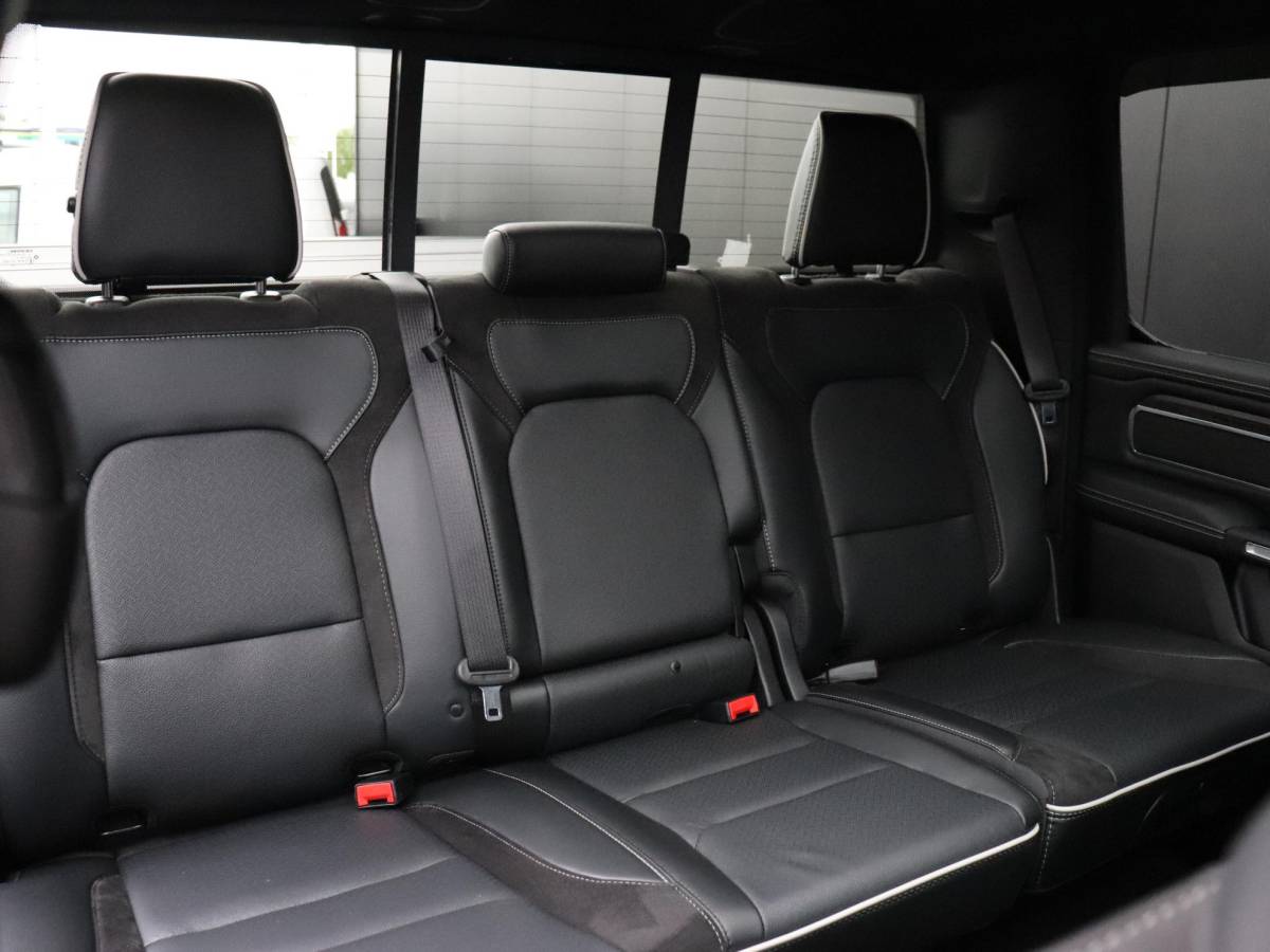 Dodge Ram 1500 Dodge Ram 1500 3.0 TT SST LARAMIE NIGHT | LEDER | MEMORY | PANO-DAK | HEAD-UP | LUCHTVERING | TREKHAAK | STOELVERK. | CAMERA | NAVI | CRUISE | H&K |
