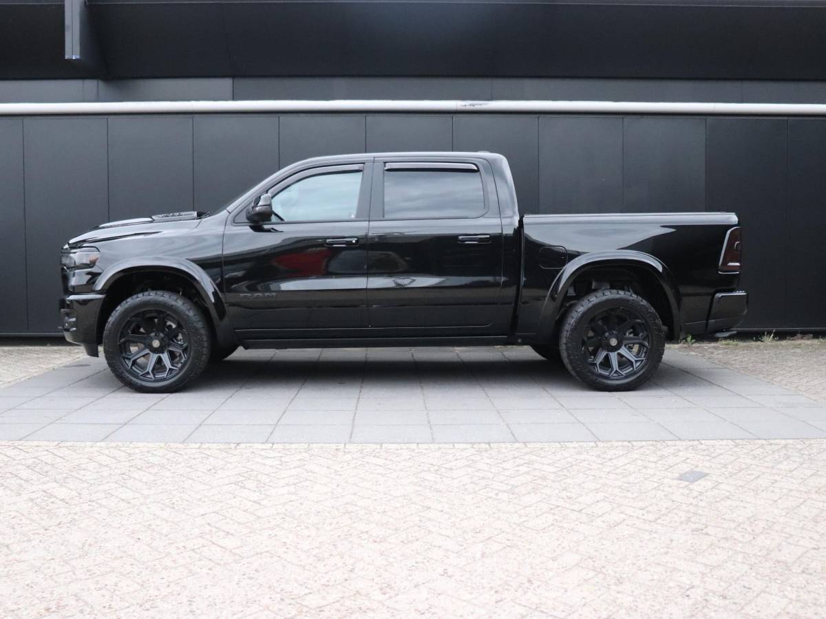 Dodge Ram 1500 Dodge Ram 1500 3.0 TT SST LARAMIE NIGHT | LEDER | MEMORY | PANO-DAK | HEAD-UP | LUCHTVERING | TREKHAAK | STOELVERK. | CAMERA | NAVI | CRUISE | H&K |