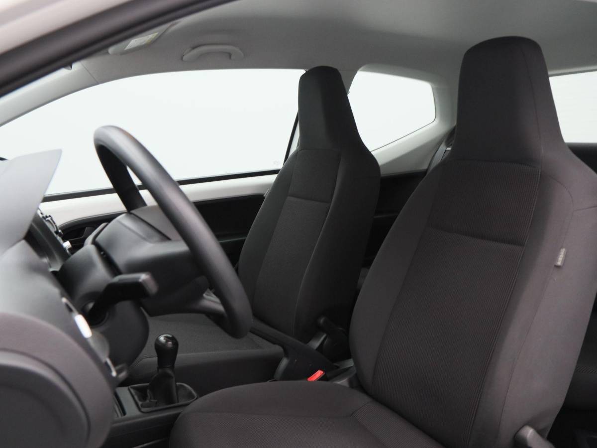 Volkswagen up! Volkswagen Up! 1.0 take up! BlueMotion | Airco | Radio CD Speler | 113.518 Km !!