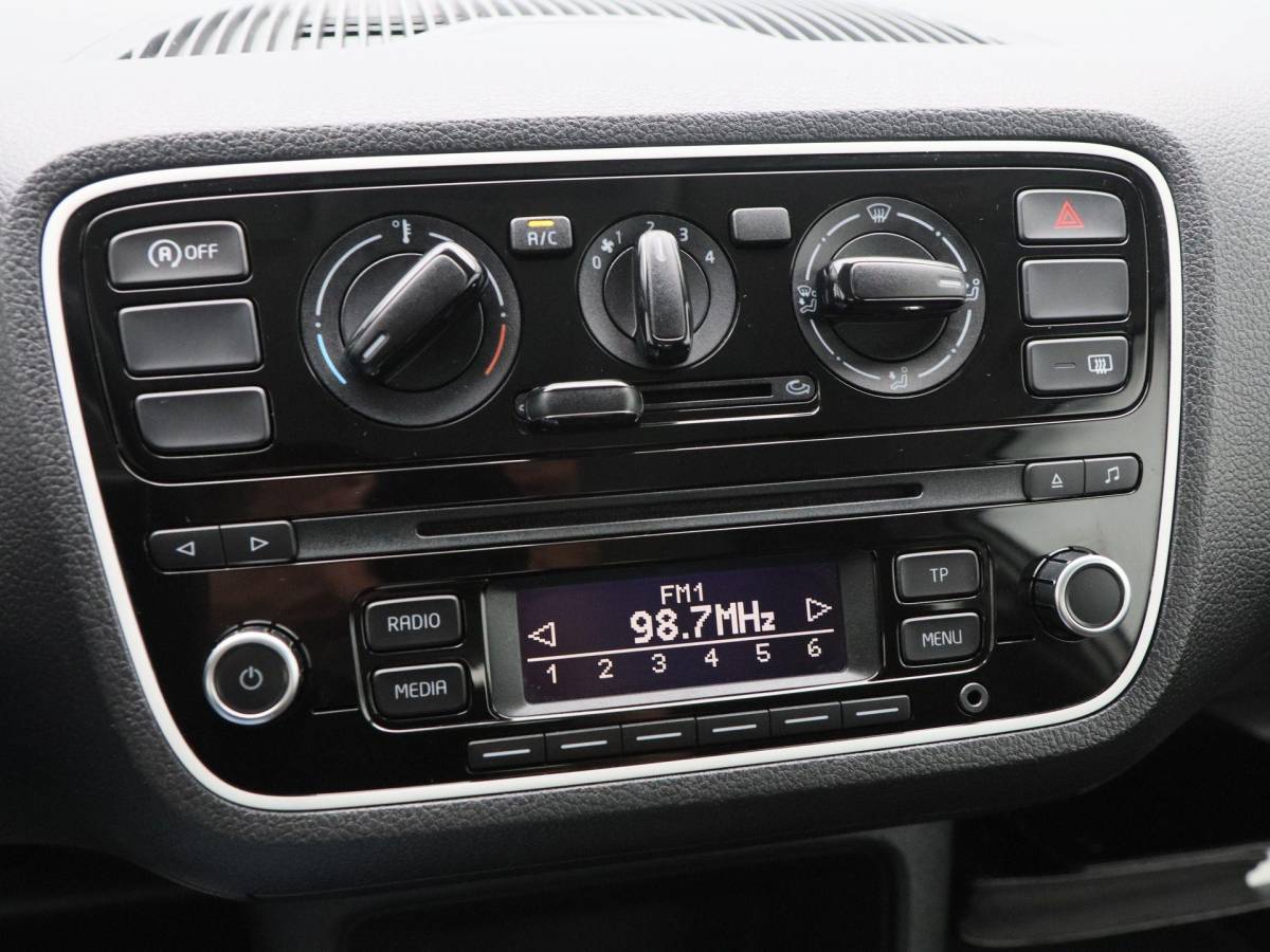 Volkswagen up! Volkswagen Up! 1.0 take up! BlueMotion | Airco | Radio CD Speler | 113.518 Km !!